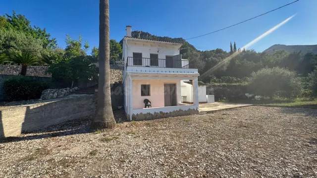 Encantadora casa de campo con vistas espectaculares en Pego  - foto 4
