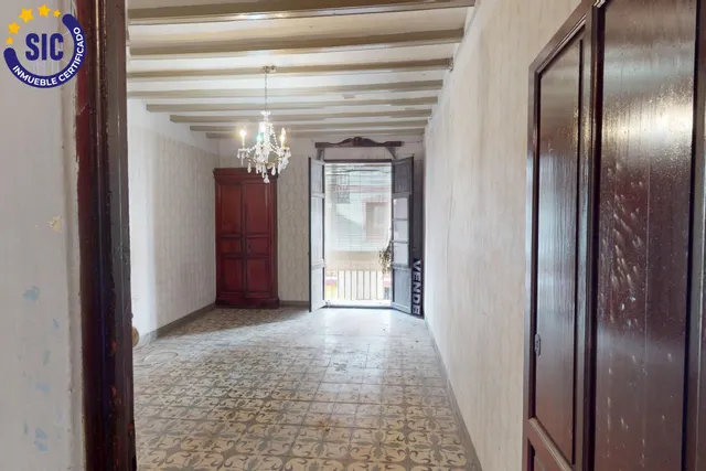 Casa de planta baja y dos alturas en el centro de Castellón, zona Tascas, junto a Fadrell, Borrull ideal para restauración o para vivienda. — 45