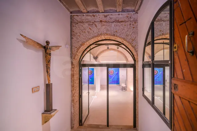 EXCLUSIVA OFICINA DE DISEÑO DE 226 M2 EN EL CORAZÓN DEL BARRIO GÒTIC — 7