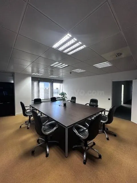 Oficina situada en Edificio exclusivo a escasos metros de la - foto 5