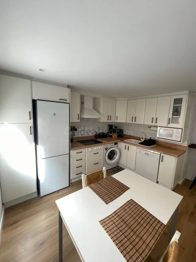 Piso reformado y amueblado 3D en Benimaclet - foto 4