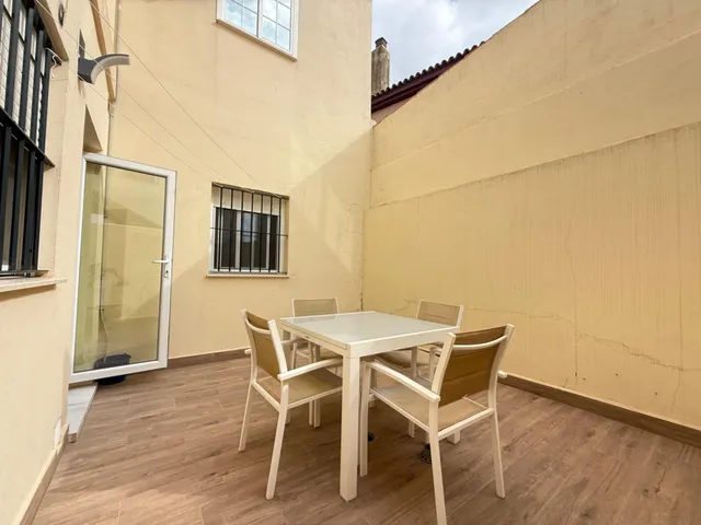 Casa adosada totalmente reformada de renta libre situada en una urbanización privada. — 8