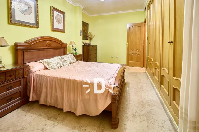 SE ALQUILA BONITA VIVIENDA EN BENETUSSER — 35