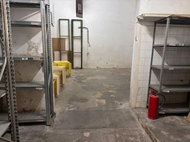 Local comercial muy cerca de las Ramblas — 5
