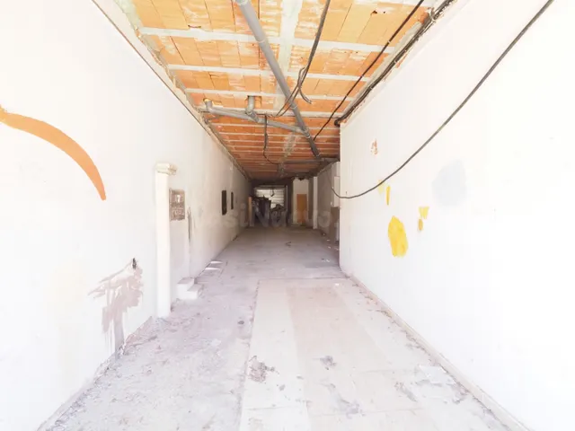 SE VENDE LOCAL COMERCIAL EN SABADELL - foto 3