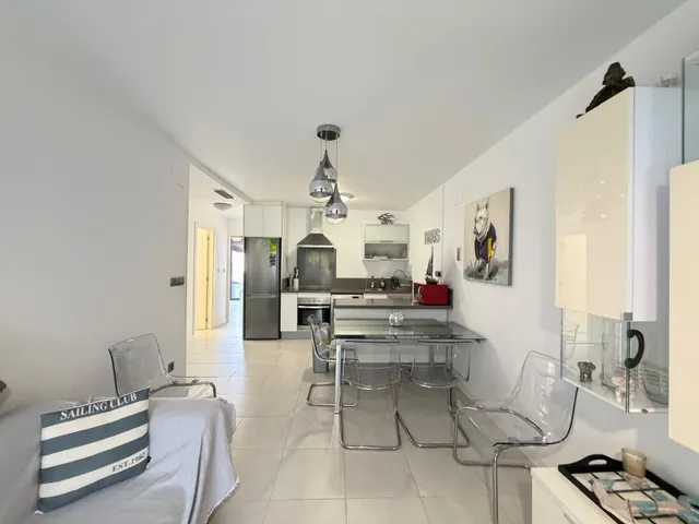APARTAMENTO CON JARDÍN PRIVADO DE 30 M2 EN CAMPOAMOR. 3 DORM. 2 BAÑOS. CON PISCINA COMUN.SUPERFICIE DE 93 M2. — 11