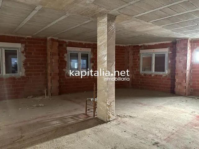 EDIFICIO A LA VENTA EN AGULLENT - foto 3