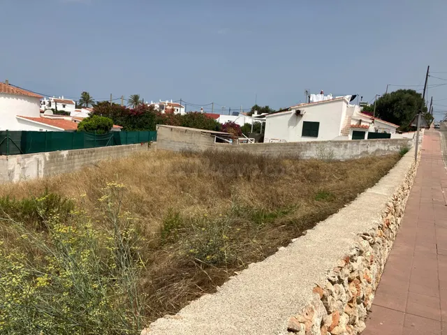 SOLAR EDIFICABLE EN CALA EN PORTER