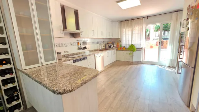 ¡increíble casa adosada con piscina privada en urbanización azahar! — 14