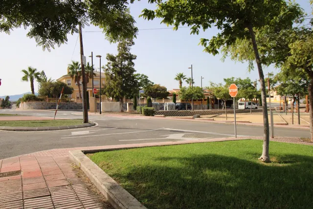 Parcela Urbana de Casi 1.000 m2 con Casa a Reformar en Los G - foto 3