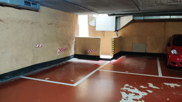 Parking de moto 2m² en alquiler - Eixample — 7