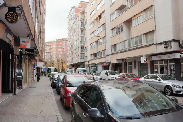Piso grande para reformar en C/Verbena - foto 2
