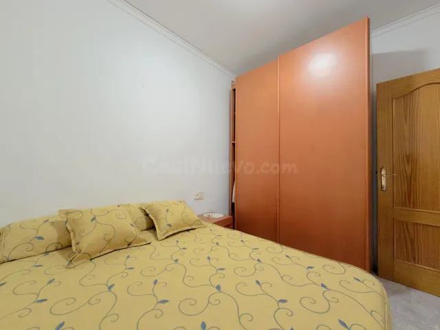 Casa con patio, terraza y acceso a dos calles en el centro de Beniarjó — 5