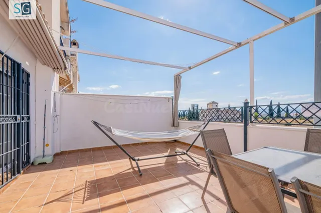 Adosada en Peligros — 3