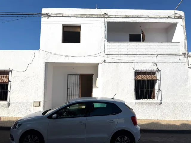 CASA DE PUEBLO CON GRAN PARCELA DE 636 m2, GARAJE Y MUCHAS POSIBILIDADES EN LAS NORIAS, EL EJIDO — 38