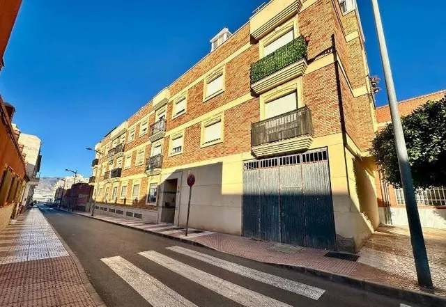 SE VENDE piso OKUPA en C LAS ARENAS 4 de Roquetas de Mar - foto 4