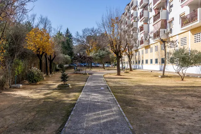 Piso reformado con espectaculares vistas de Sevilla, piscina y garaje doble en Mairena del Aljarafe — 20