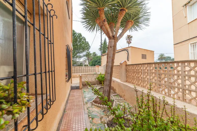 Amplio Chalet independiente en Santiago de la Ribera por €285,000 — 6