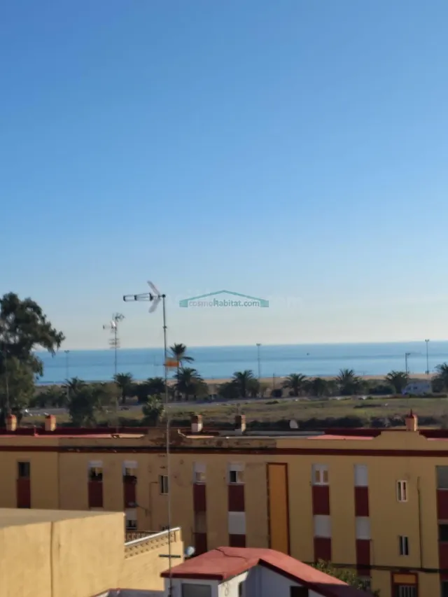 Piso recién reformado a solo 150 metros de la playa de Puert