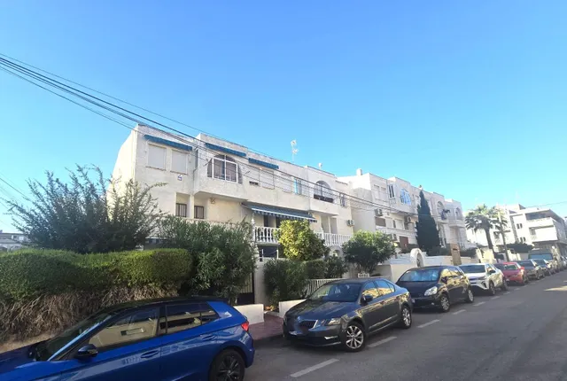 Dúplex adosado, 2 dormitorios, 1 baño, piscina comunitaria, cerca de la Avda. de las Habaneras, a unos 10/15 min. a pie de la playa del Cura — 42
