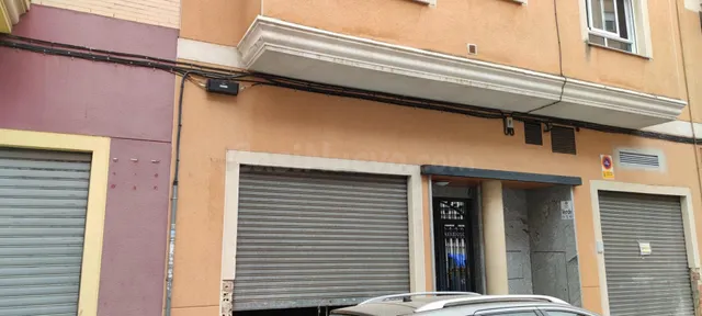 Local comercial 192m² en venta - Sagrada familia - foto 3