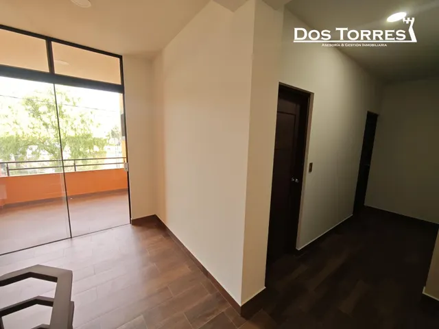 $us.- 129.500 Amplia casa nueva a estrenar, con 4 dormitorios, próximo a 4 esquinas. — 22