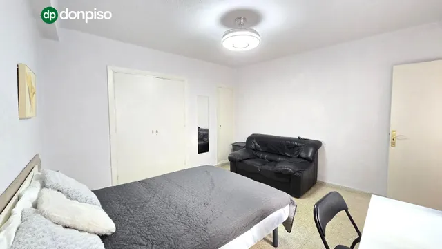 Piso de alquiler temporal para estudiantes en pleno centro junto a Zara. — 17