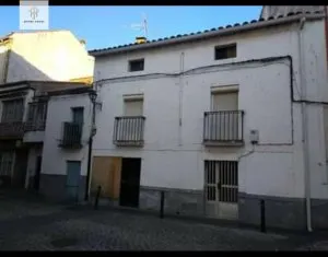 Se VENDE CASA en ZONA COMERCIAL DE MORALEJA - foto 5
