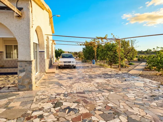 Casa de campo con terreno y almacen en Matola Elche - foto 3