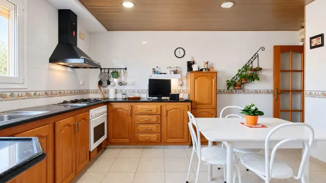 Ático dúplex de 5 dormitorios en el corazón de Valls con garaje privado y piscina — 13