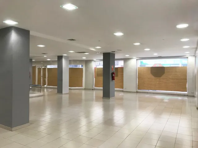 LOCAL COMERCIAL CÉNTRICO — 3