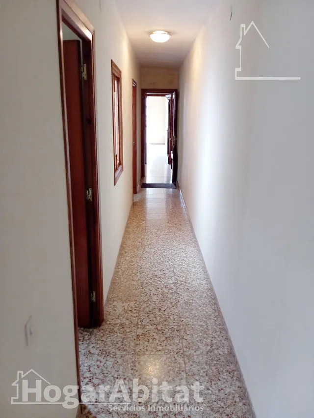 ¡Vistas a las montañas! Casa luminosa con garaje y dos grandes terrazas, cerca del ayuntamiento — 39