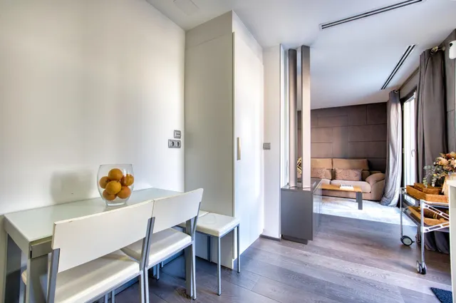 Ático con gran terraza y solárium privado en el corazón de Alicante — 16