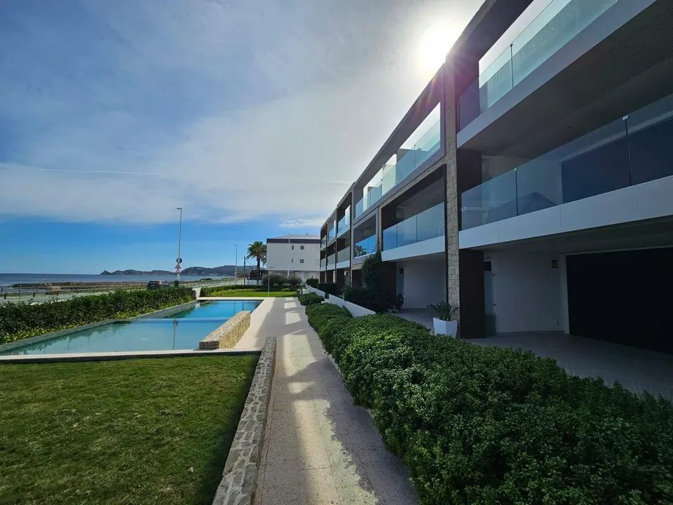 Ático de lujo frente al mar en Jávea – Diseño, confort y vistas infinitas