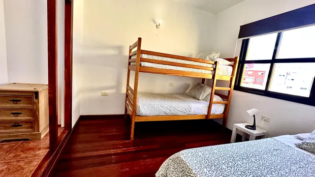 Chalet independiente con 5.318 m2 de parcela y vistas al mar en Candelaria — 28
