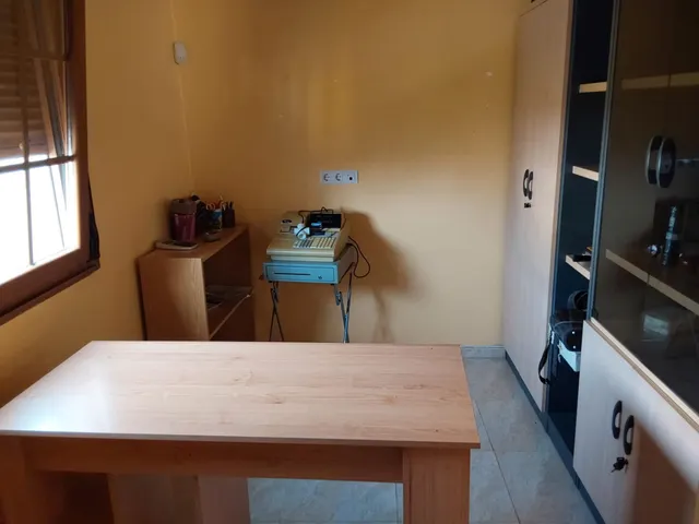 SE ALQUILA LOCAL COMERCIAL EN ZONA MONUMENTO RIBEIRA — 3