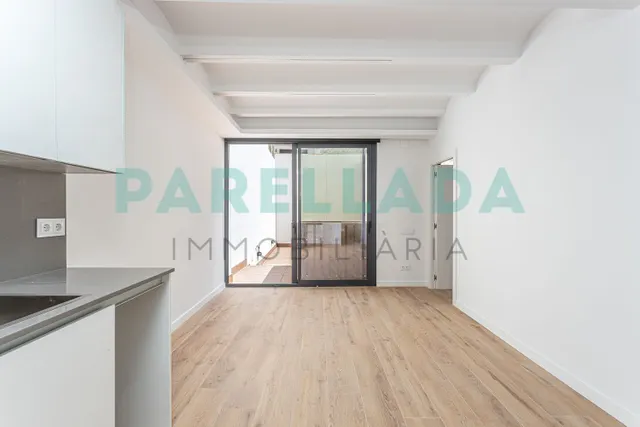 Bajos con terraza totalmente reformados — 7