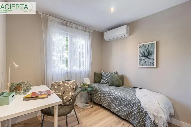 PISO REFORMADO JUNTO AVENIDA CADIZ — 24