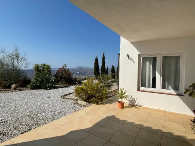 Exclusivo chalet con 9000m2 de parcela — 9