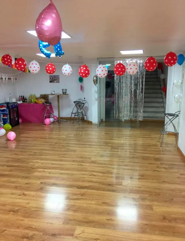 Urbis te ofrece un local en venta en zona Carmelitas-Oeste, Salamanca. — 2
