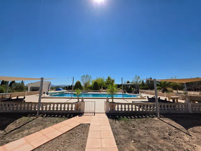 Villa 4 habitaciones 405m² en venta - Comunidad valenciana — 28