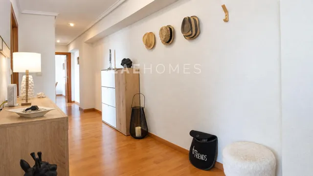 Vivienda reformada en 11ª planta con vistas panorámicas — 6