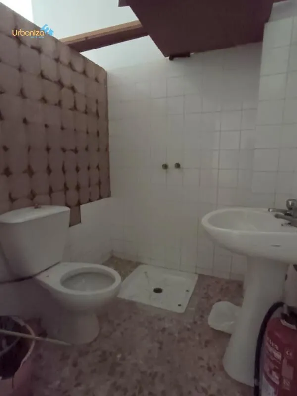 Amplia Casa en María Auxiliadora, Badajoz - Oportunidad Única por €429,000 — 23