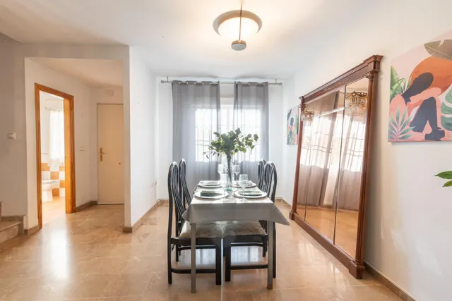 Amplia adosada en una de las mejores zonas de Churriana de la Vega — 6