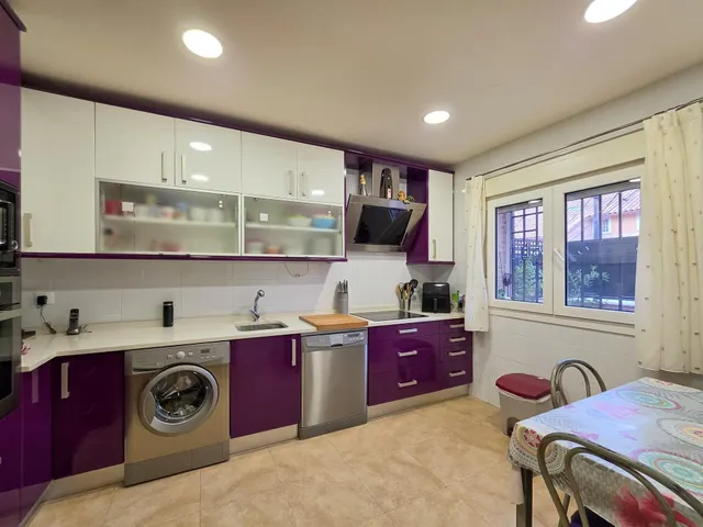 Precioso chalet adosado de 4 dormitorios con piscina privada y garaje en Carranque — 26