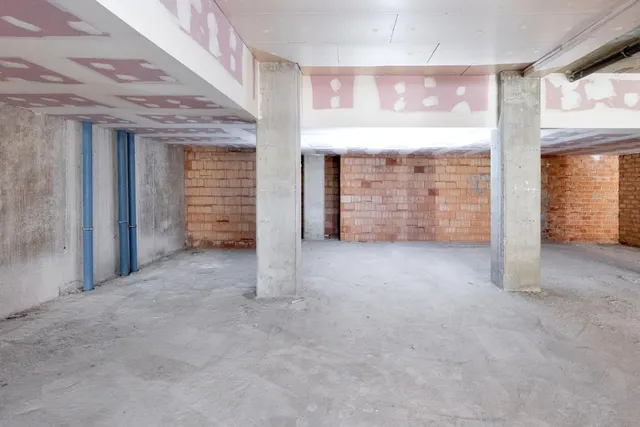 ESPECTACULAR LOCAL COMERCIAL EN GRANADA — 18