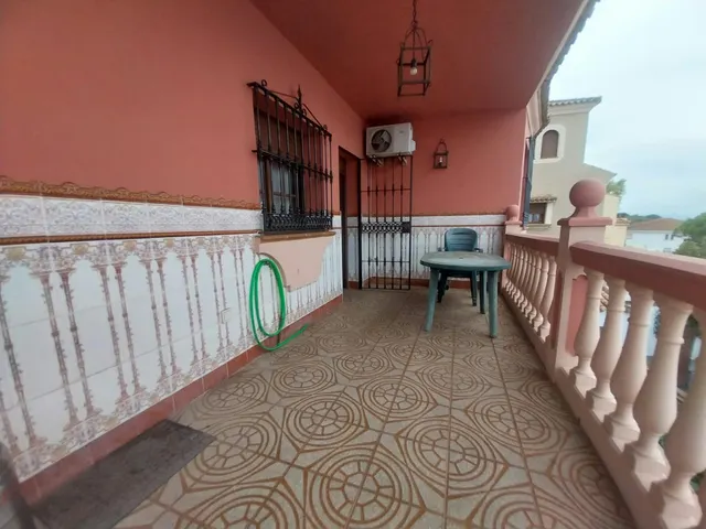 Se vende chalet en una sola planta cuatro habitaciones en Algeciras — 6