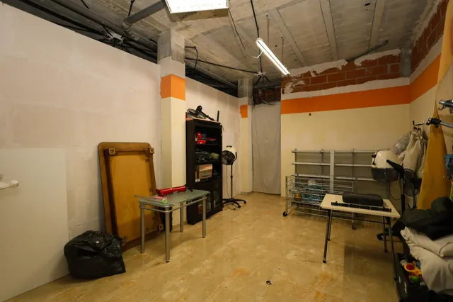 Local comercial en venta – opción conjunta o por separado — 28
