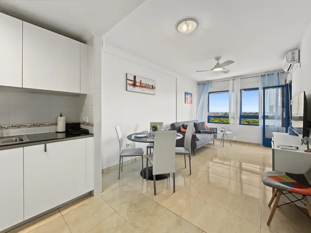 Apartamento reformado con vistas al mar en Campoamor - foto 4
