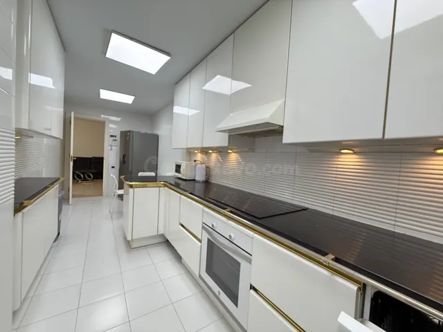 EXCLUSIVO PISO DE 130 M2 CON VISTAS AL PUERTO, TERRAZA, PISC - foto 4
